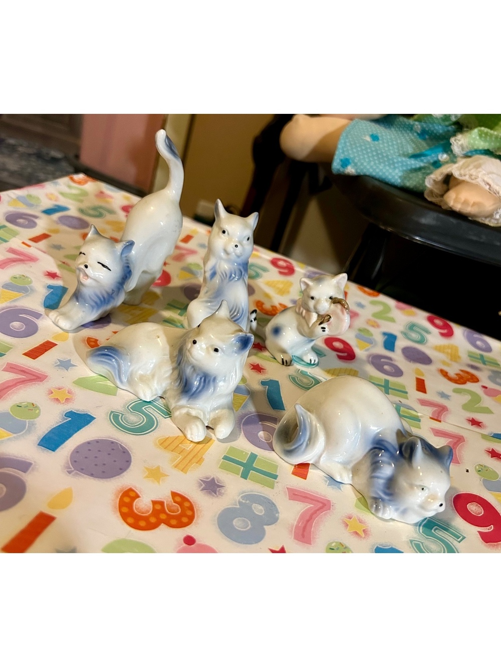 Set of 5 vintage cat figurines
